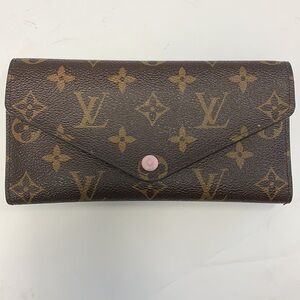 Louis Vuitton Josephine snap wallet